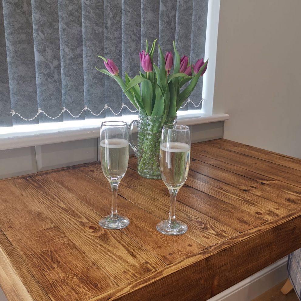 Stable Yard Dining Table Dog Friendly Holiday Let In Saltburn
